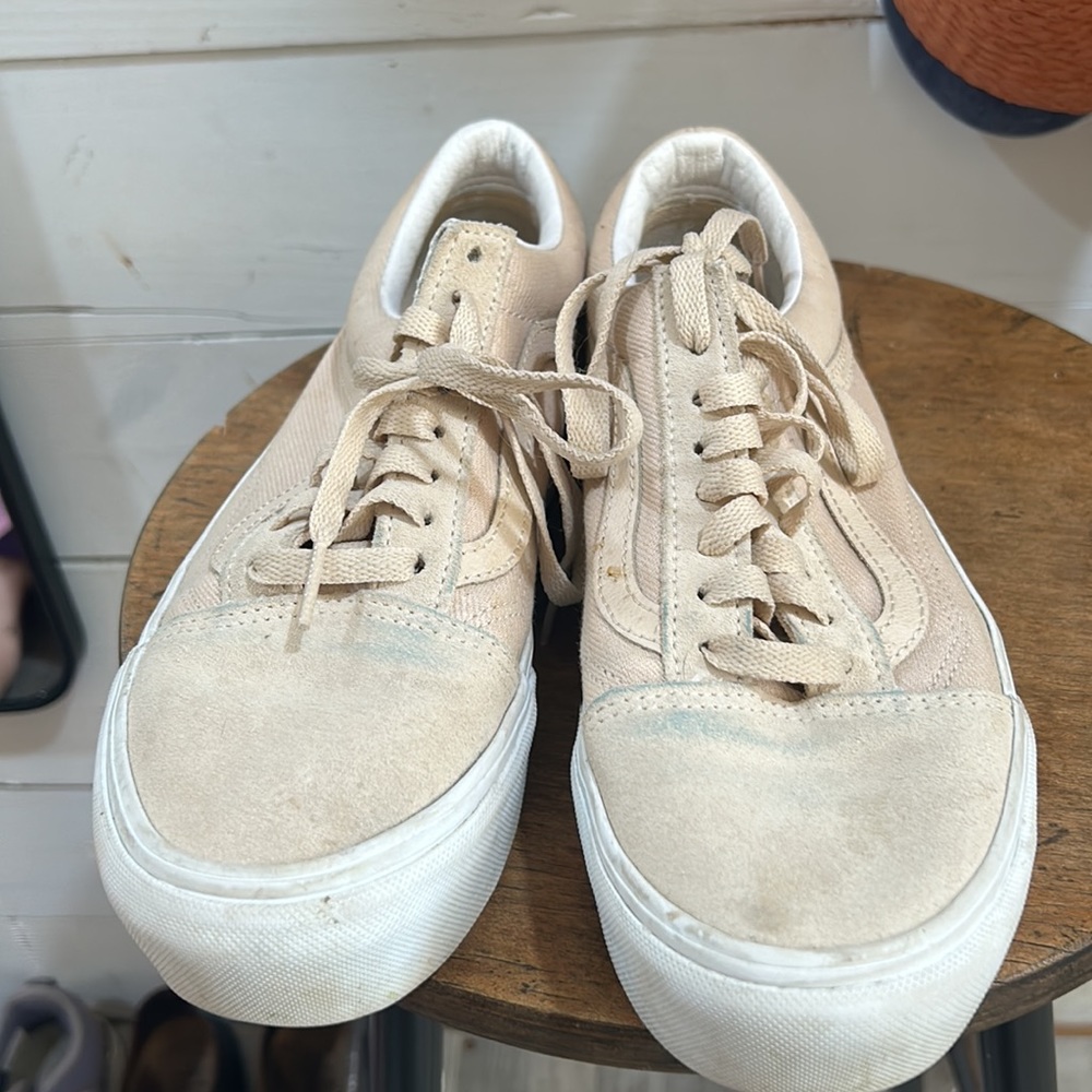 Vans - Picture 2 of 4